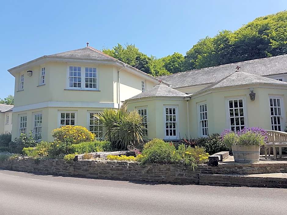 Rose in Vale Country House Hotel