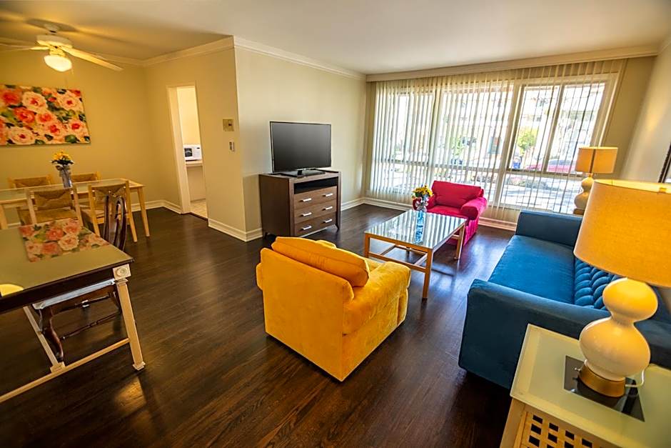 Cal Mar Hotel Suites