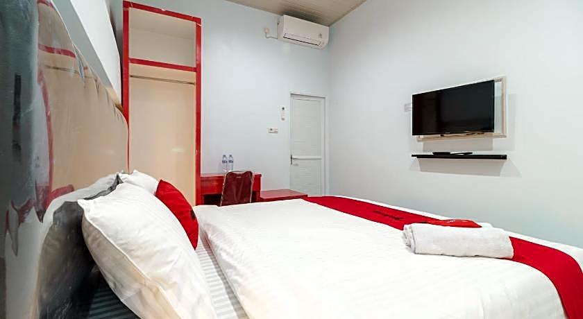 RedDoorz Plus near Palembang Icon Mall 2