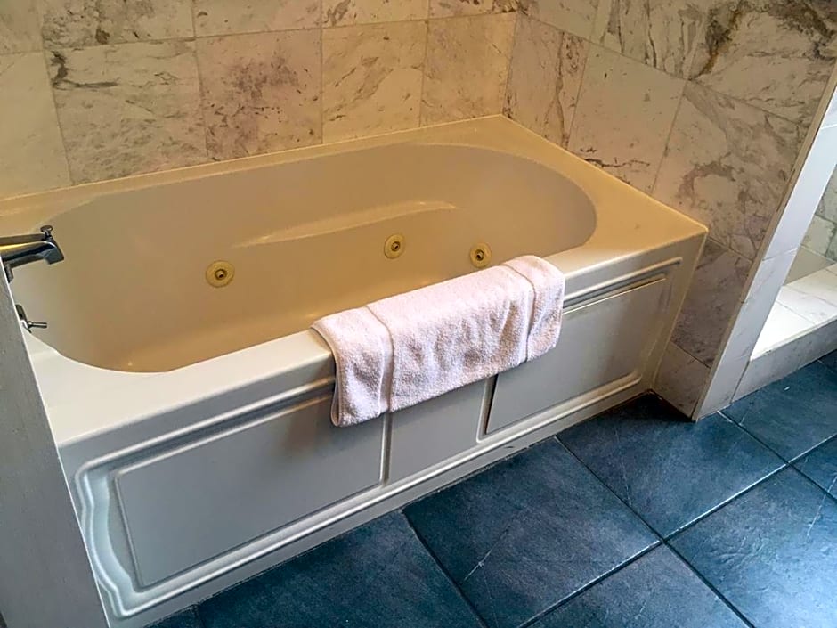 Morris House Hotel - Bed And Breakfast