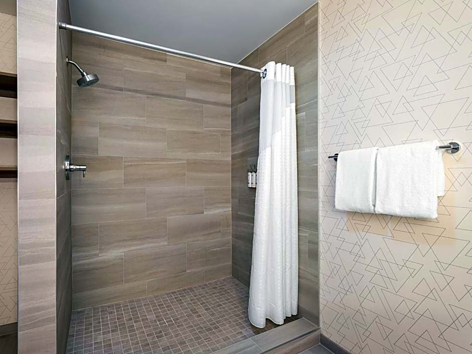 HOLIDAY INN EXPRESS MEADVILLE By IHG