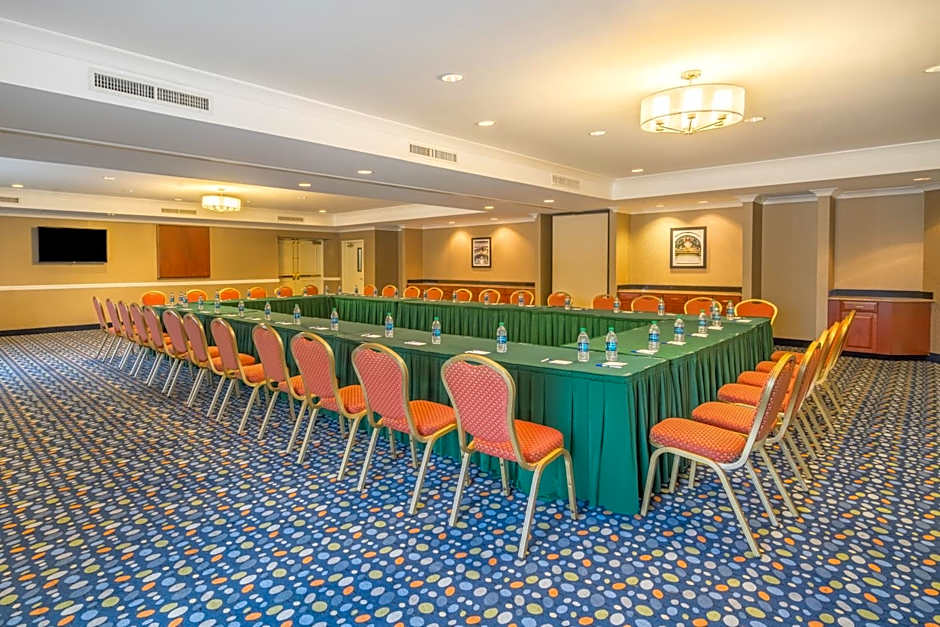 Holiday Inn Express Hotel & Suites Easton By IHG