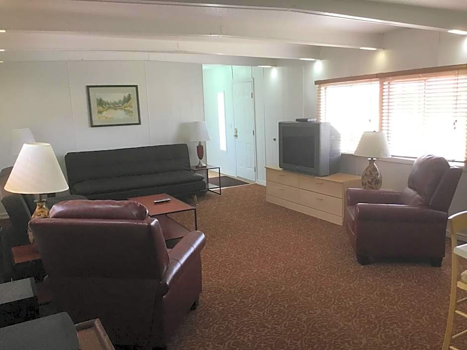 Ski's Western Motel