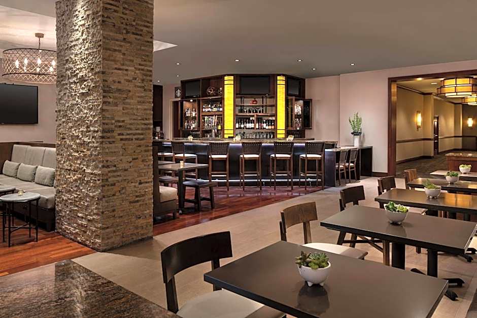 Marriott Riverside at the Convention Center