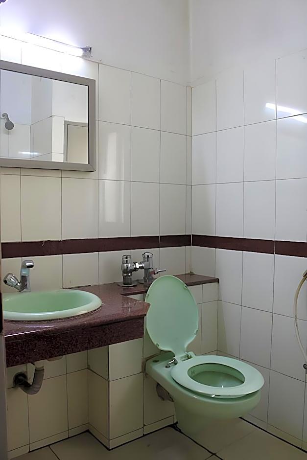 Hotel Preethi Palace