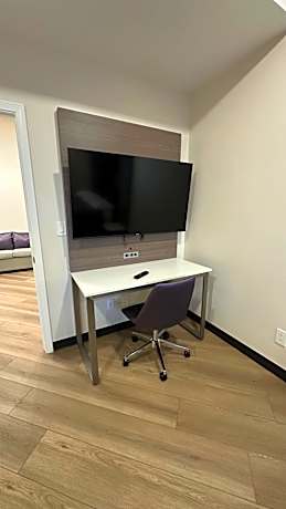 King Room with Spa Tub and Kitchenette