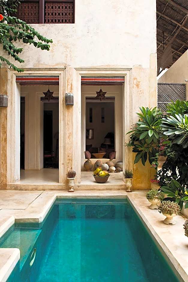 LAMU HOUSE