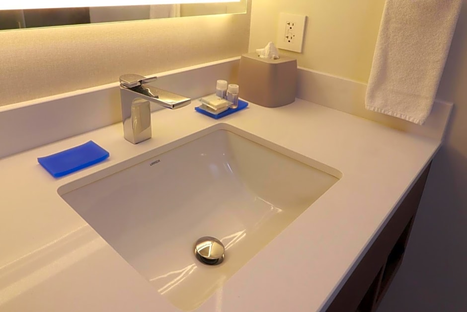 Holiday Inn Express Guadalajara Iteso By IHG