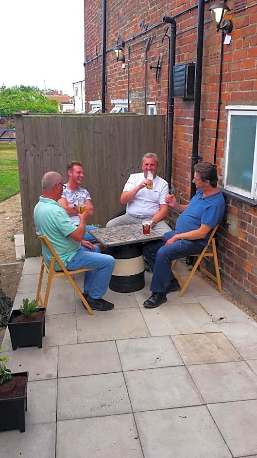 The cabin saracens head