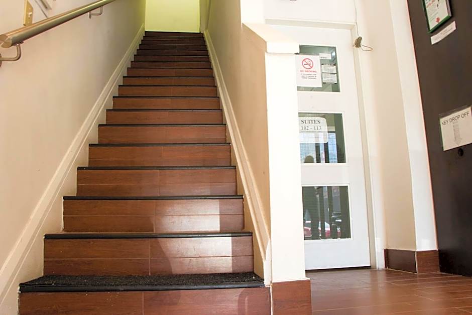 Saint Lawrence Residences and Suites