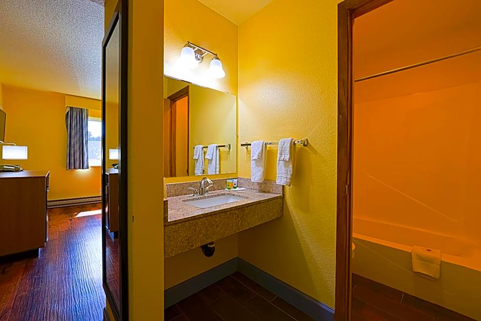 Coastal Inn by OYO Lincoln City - Oregon Coast Hwy