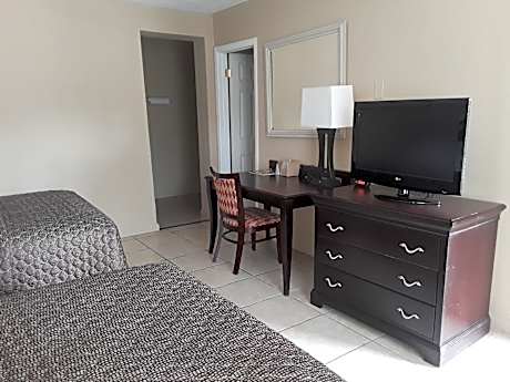 Double Room with Two Double Beds - Smoking