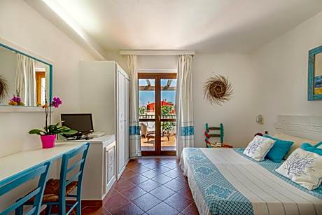 Deluxe con terrazza vista piscina