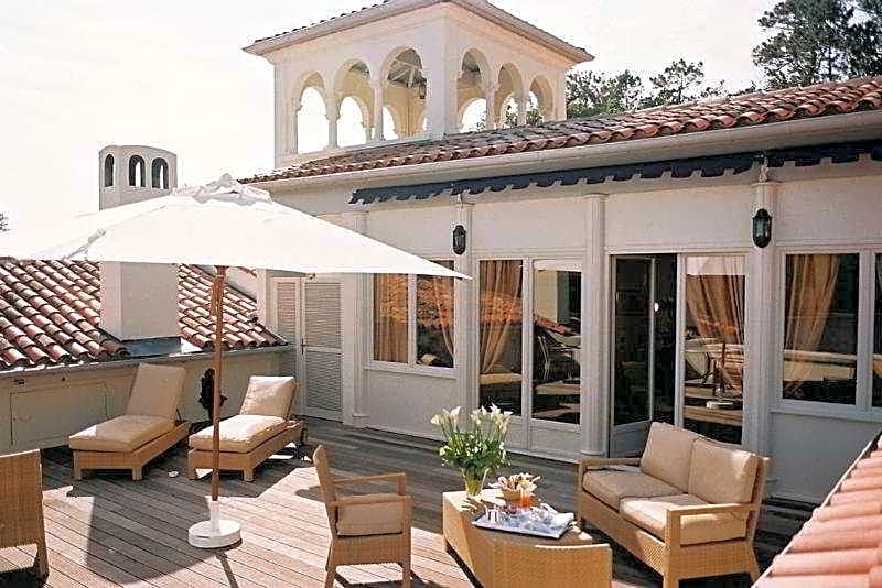 Brindos Lac & Château