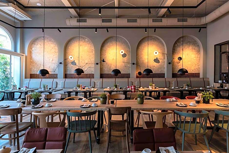 LOEV - VELA Hotels