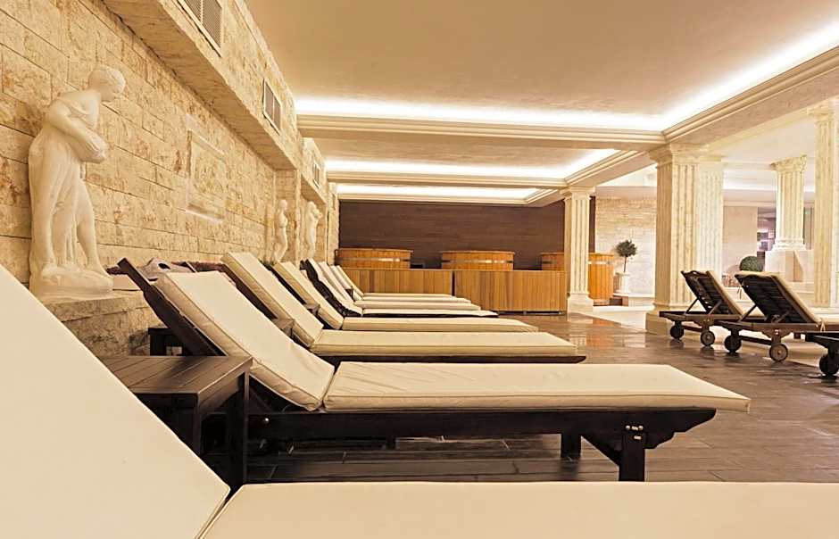 Therma Palace - Balneo SPA, Free parking & Beach