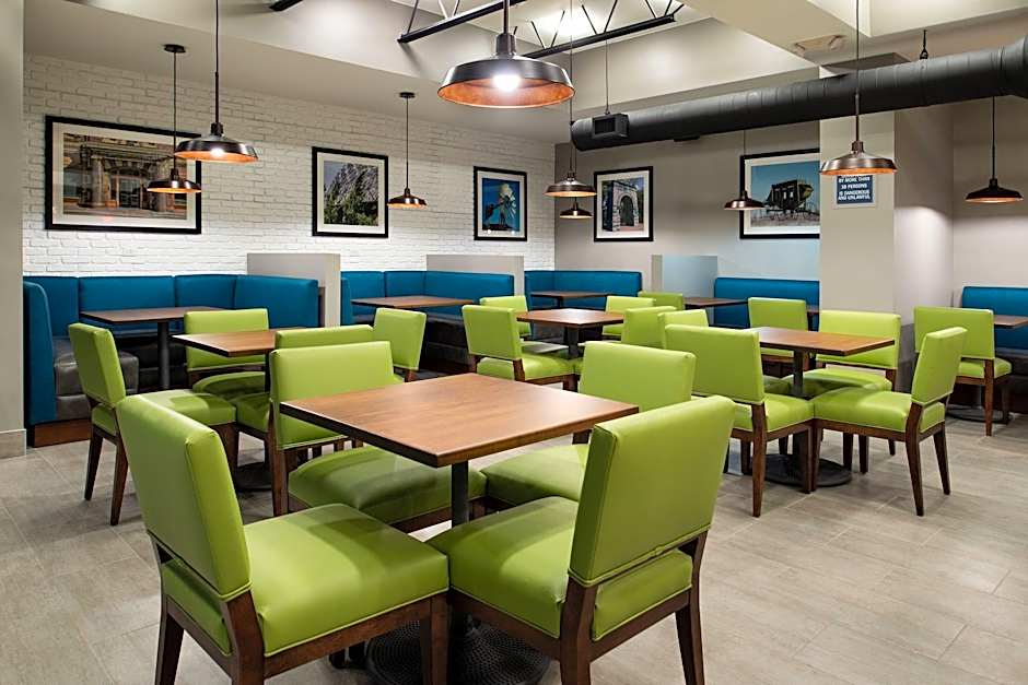 Four Points by Sheraton Omaha Midtown – Omaha, NE