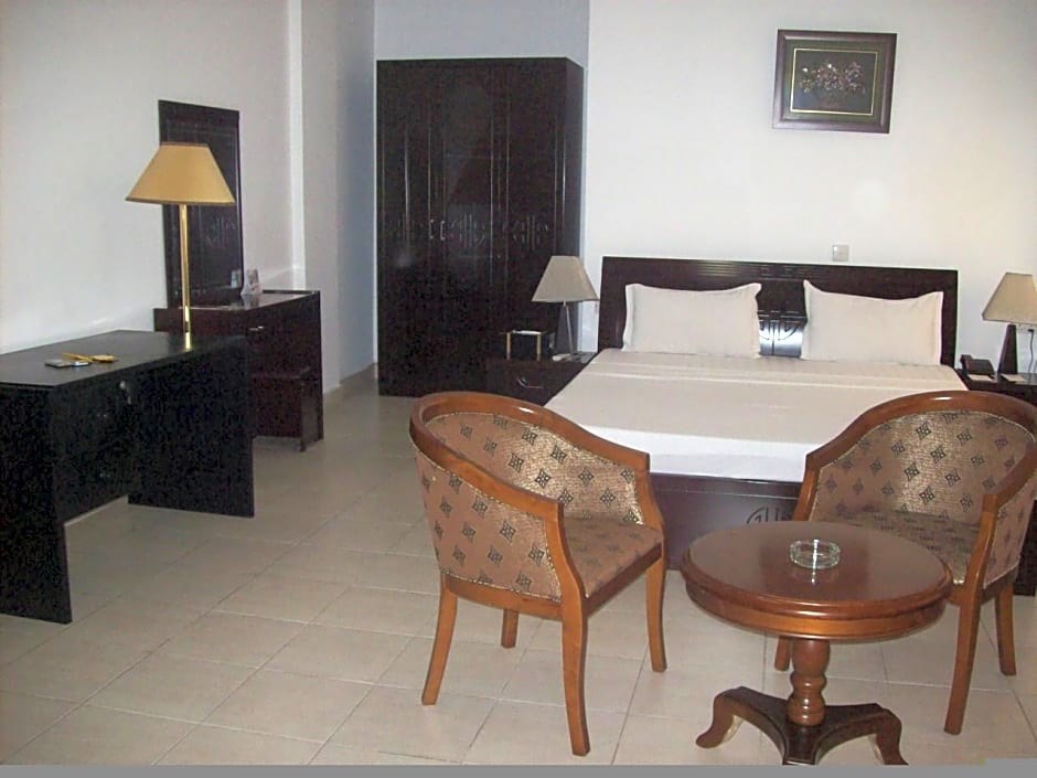 His Majestys Hotel