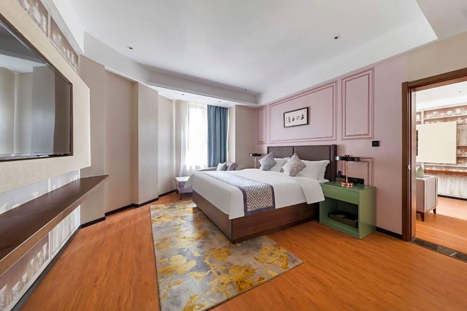 GEM Hotel Luoyang Longmen High Speed Railway Station Univerisity Town