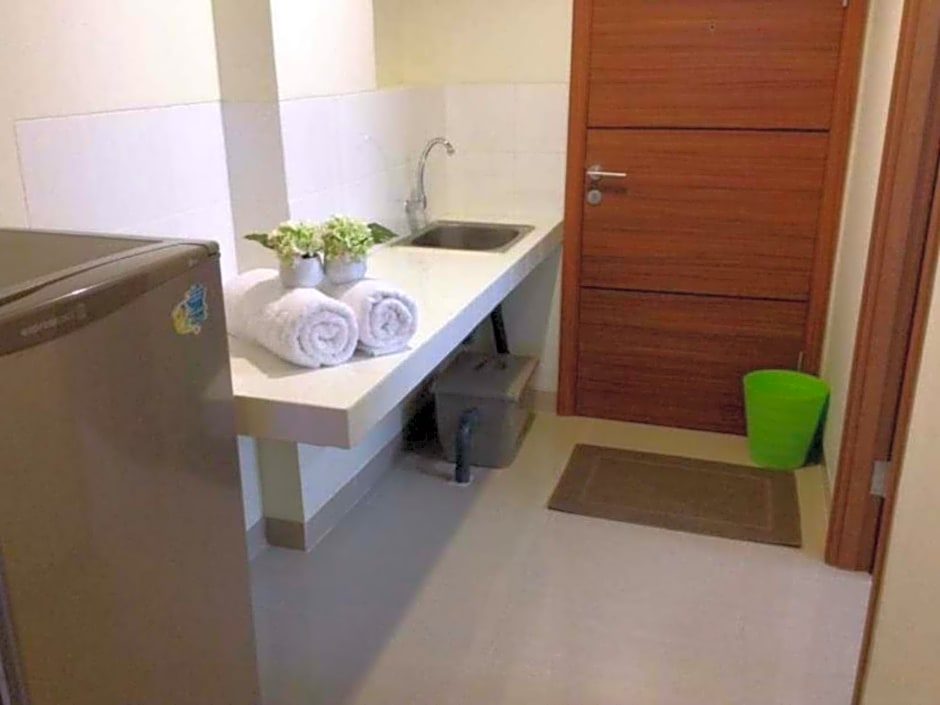 Beverly Dago Apartment