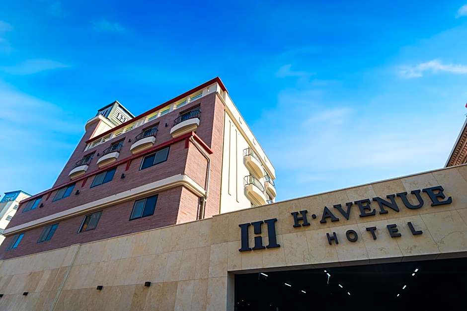 Avenue Hotel
