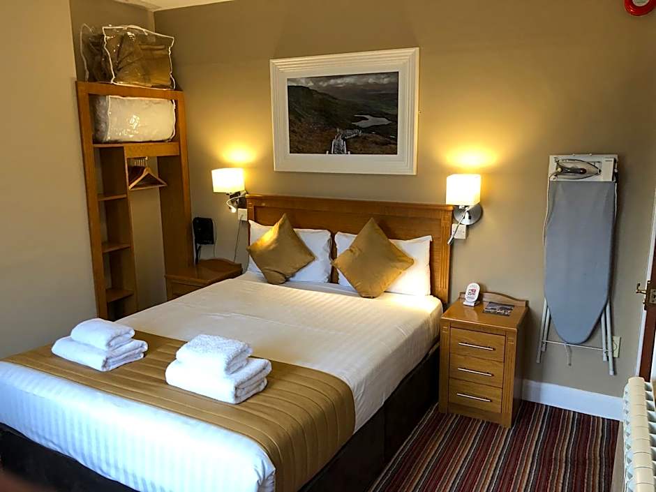 Belmore Court & Motel