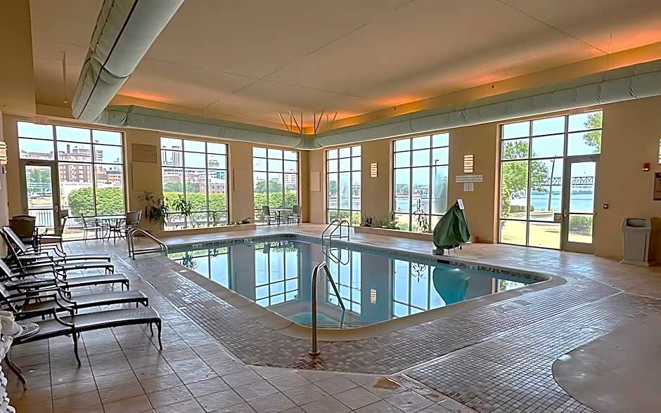 Embassy Suites by Hilton E Peoria Riverfront Conf Center