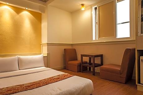 Standard Double Room (Check-in after 22:00)