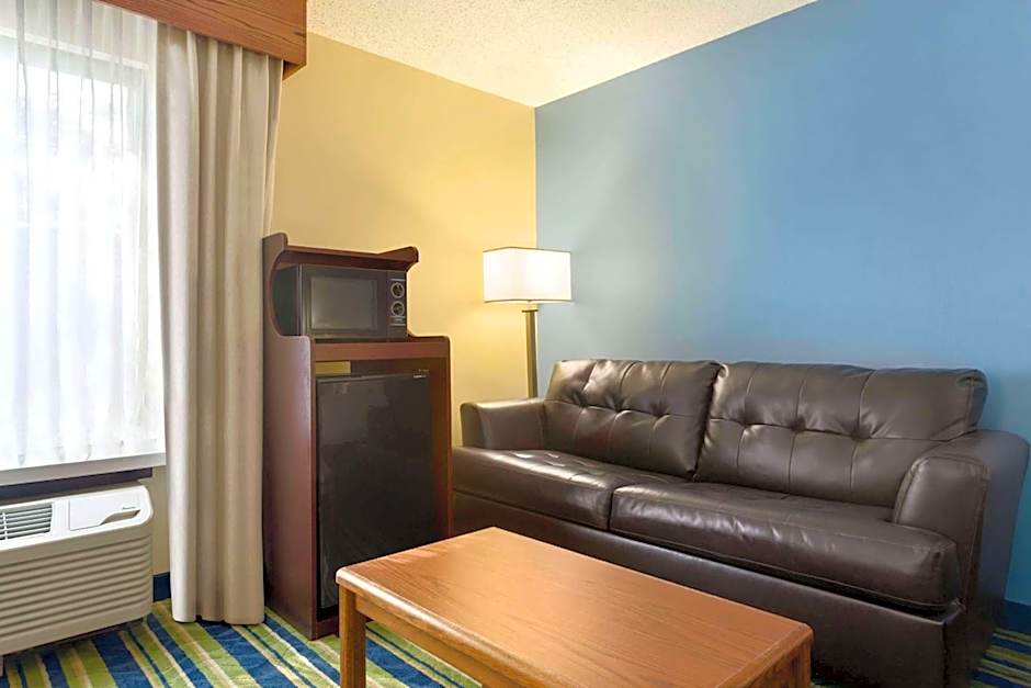 Days Inn by Wyndham Fargo