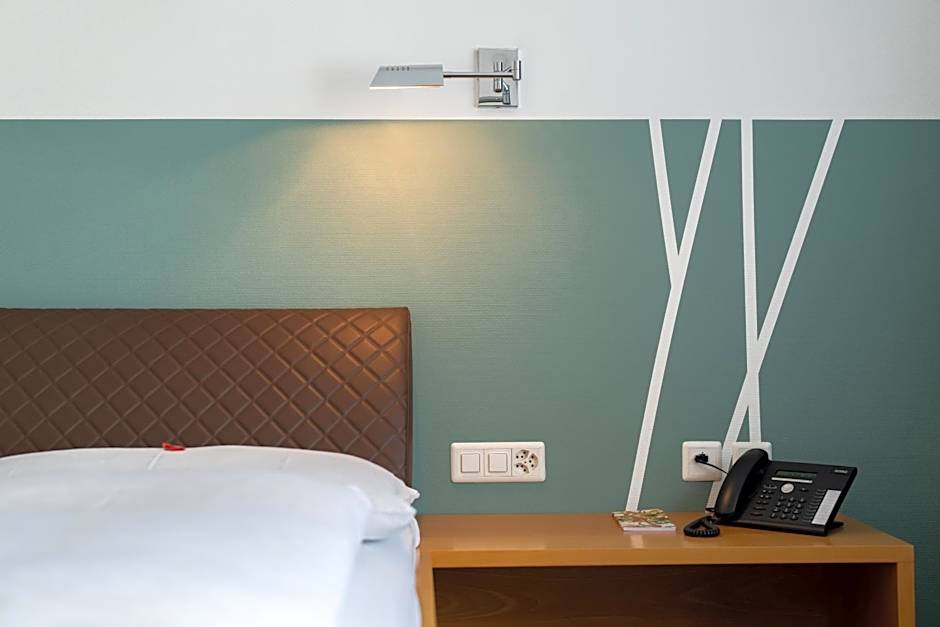 Photo 1 of 4 of Triple Room