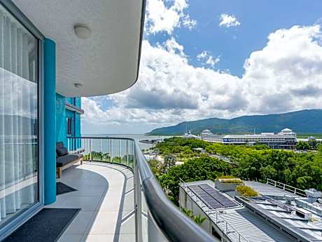 One-Bedroom Superior Apartment with Ocean View