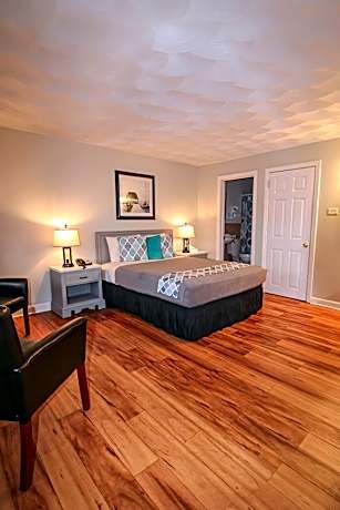 Queen Room - Non-Smoking