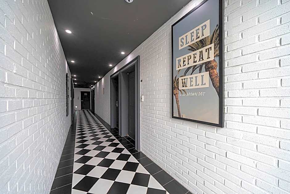 Brown Dot Hotel