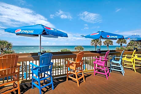 Ramada by Wyndham Panama City Beach / Beachfront