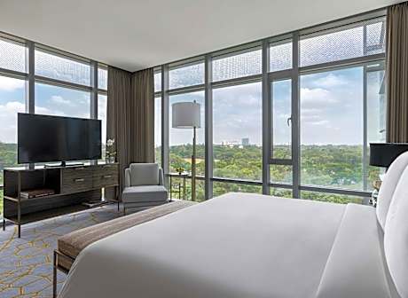 Executive Corner Suite