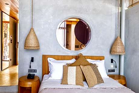 Double Room with Balcony and Sea View
