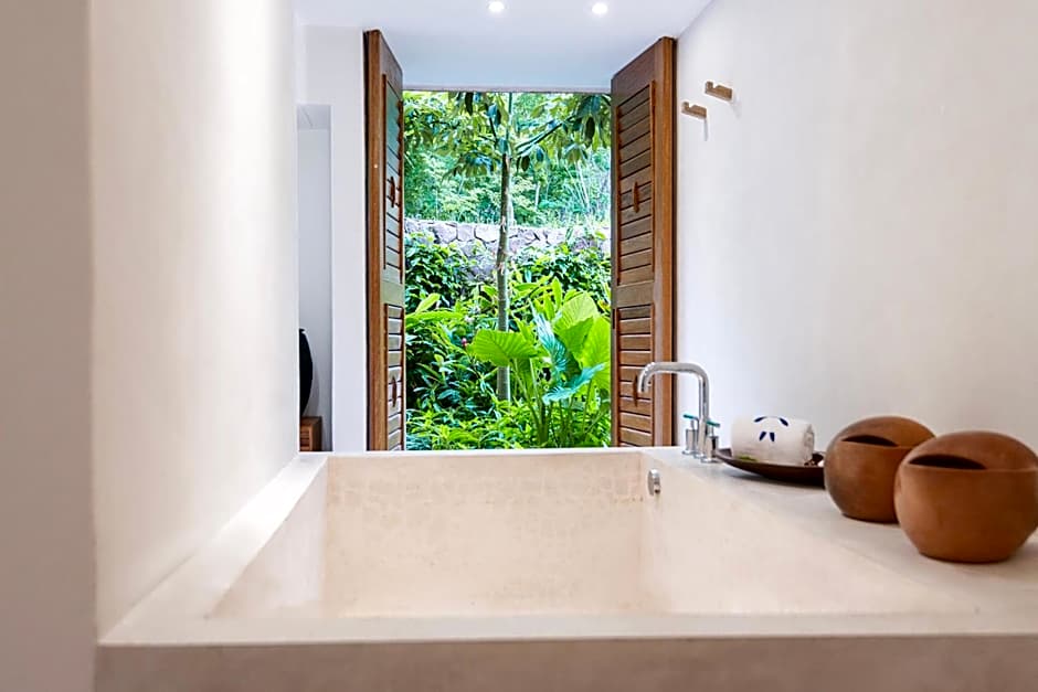 El Careyes Club & Residences