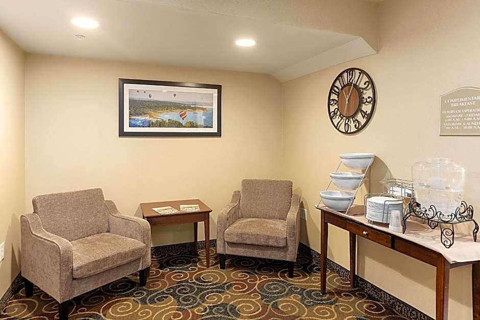 Cobblestone Hotel & Suites - Knoxville