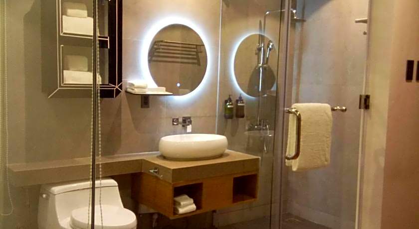 Bravo Tanauan Hotel
