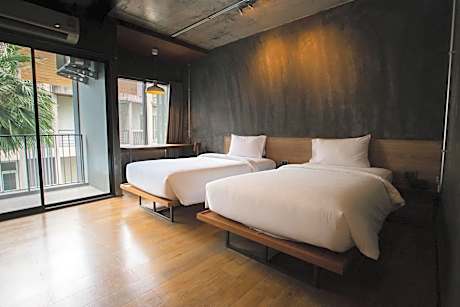 Standard Twin Room