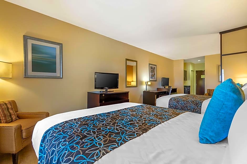 Best Western Plus Lytle Inn And Suites