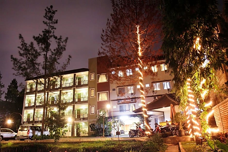 Lotus Bandung Hotel, Cafe, And Meeting Place