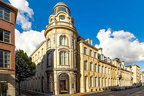 Sapphire House Antwerp, Autograph Collection