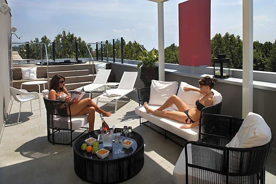 Q Hotel