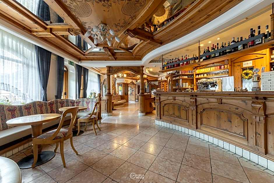 Family Hotel La Perla