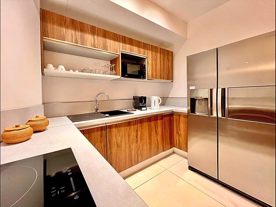 LIBERATION CENTER - PRIVATE Balcony - 24&7 RECEPTION - LUGGAGE STORAGE