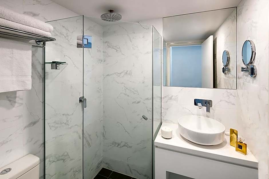 Hotel Ibis World Square