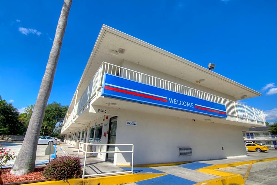 Motel 6 Orlando, FL - Winter Park