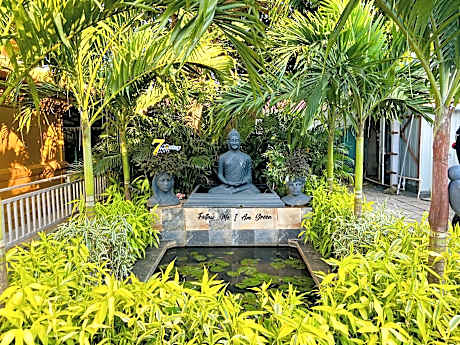 7 Monkey Hills Resort