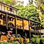 Holly Lodge